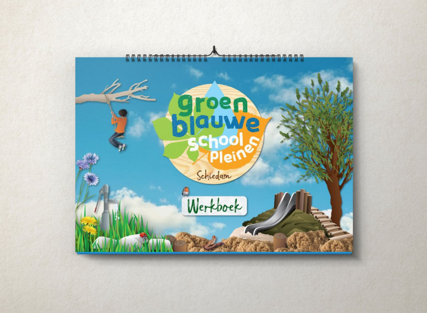 Groenblauweschoolpleinen mockup voorzijde.1280x0 (1)